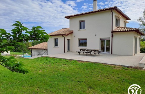 Giroussens House | 250 m² Gîte ∙ 6 bedrooms ∙ 12 guests
