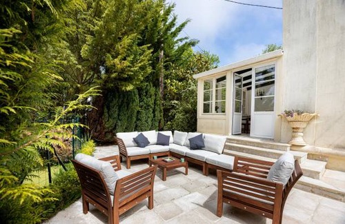 Ver-sur-Mer House | 250 m² House ∙ 4 bedrooms ∙ 6 guests