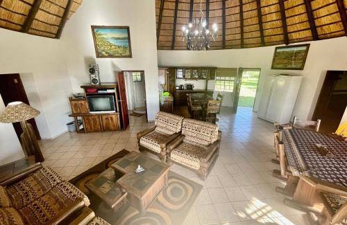 Chidenguele Cabin | 250 m² Lodge ∙ 4 bedrooms ∙ 8 guests