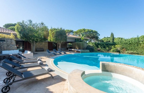 Vilamoura Villa | 250 m² Villa ∙ 5 bedrooms ∙ 10 guests