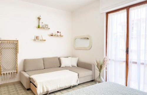 Ceriale Apartment | 250 mt dal mare - Relax con Fresco Balcone