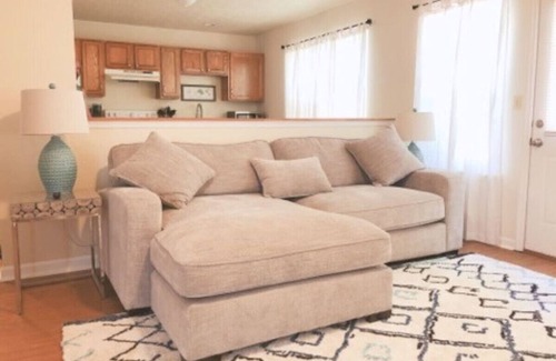 Monroe House | 250 Overbrook Drive · Landon's Attached Home