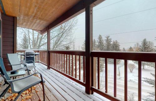 Jackson Apartment | 2502 Pitchfork
