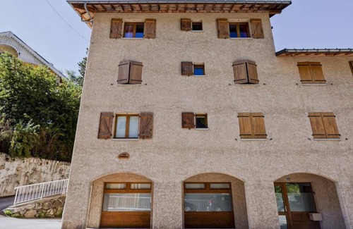 Brides-les-Bains Apartment | 250m from resort center, 1st floor, view forest, balcony, parking, tv, ski locker, 68m²