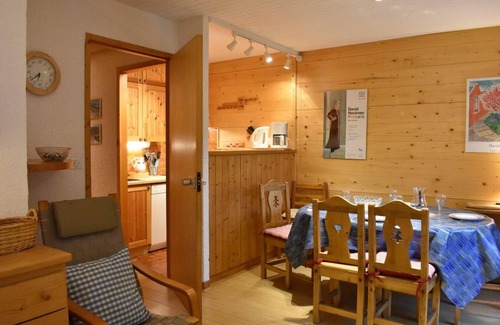 Meribel Apartment | 250m from ski slopes, 2nd floor, balcony, tv, ski locker, 50m², Méribel