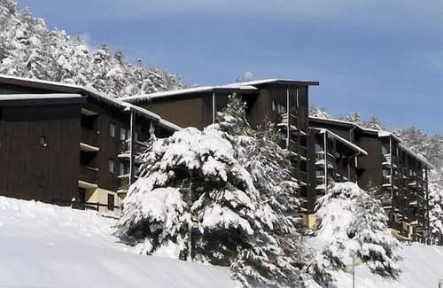Villarodin-Bourget Apartment | 250m from ski slopes, 3rd floor, balcony, tv, ski locker, 25m², La Norma