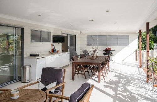 Moffat Beach House | 252 m² House ∙ 5 bedrooms ∙ 10 guests