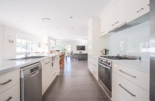 Moffat Beach House | 252 m² House ∙ 5 bedrooms ∙ 10 guests