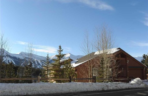 Dunkin Hill House | 2542 Boreas Pass