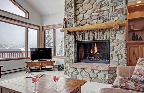 Dunkin Hill House | 2542 Boreas Pass
