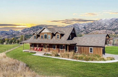 Alpine Northwest House | 256 m² House ∙ 4 bedrooms ∙ 11 guests