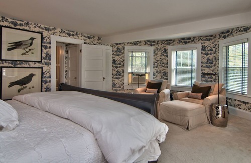 Cresco House | 26-acre Estate with pool, tennis court, pond and comfiest beds!