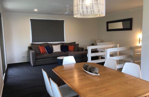 Rainbow Beach House | 26 Rumbalara Avenue Rainbow Beach Aircon Walk To Beach