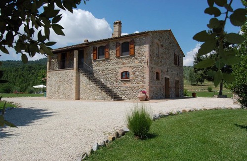 Castel Viscardo House | 260 m² House ∙ 5 bedrooms ∙ 10 guests
