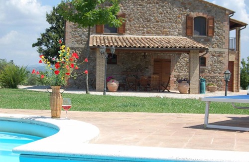 Castel Viscardo House | 260 m² House ∙ 5 bedrooms ∙ 10 guests