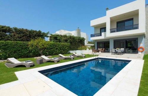 Filerimos House | 260 m² House ∙ 4 bedrooms ∙ 8 guests