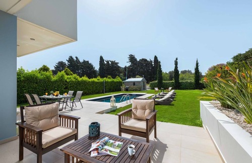 Filerimos Villa | 260 m² Villa ∙ 4 bedrooms ∙ 8 guests