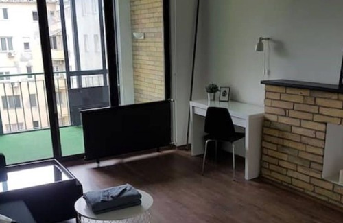 Palace District Apartment | 27 Shades of Green (146sq.m Central 4 Room 3 Bath)