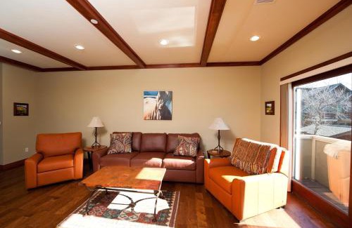 Historic Downtown Durango House | 270 E College Drive Unit 206