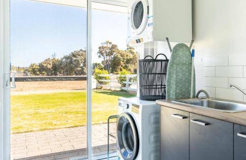 Burnside House | 270 m² House ∙ 4 bedrooms ∙ 8 guests