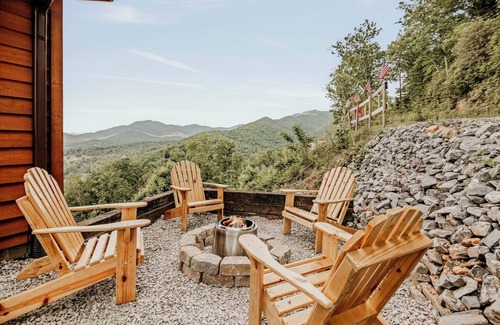 Murphy Cabin | 270° Mountain Views at EverLight Mountain Escape - Couples Retreat