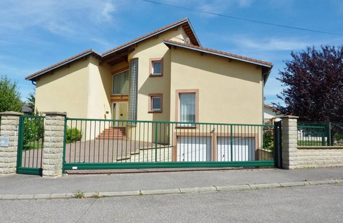 Damelevieres House | 275 m² House ∙ 6 bedrooms ∙ 15 guests