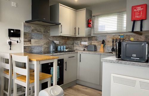 Chapel Saint Leonards Cottage | 28 CHERRY PARK, family friendly, with a garden in Chapel St Leonards