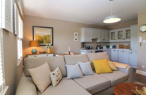 Clonakilty Cottage | 28 LONG QUAY, family friendly in Clonakilty, County Cork