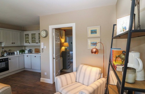 Clonakilty Cottage | 28 LONG QUAY, family friendly in Clonakilty, County Cork