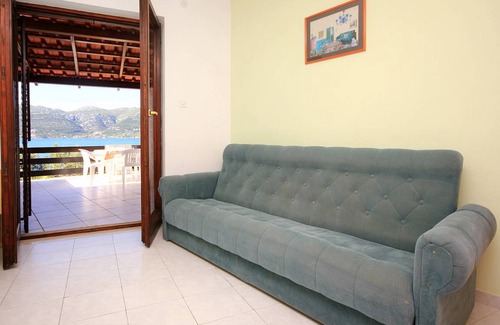 Cove Tri Zala (Zrnovo) Apartment | 28 m² Apartment ∙ 1 bedroom ∙ 4 guests