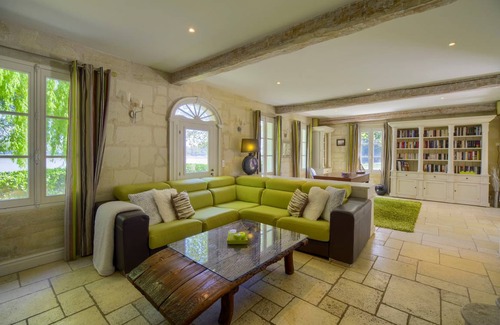 Saint-Loubes Villa | 280 m² Villa ∙ 4 bedrooms ∙ 10 guests