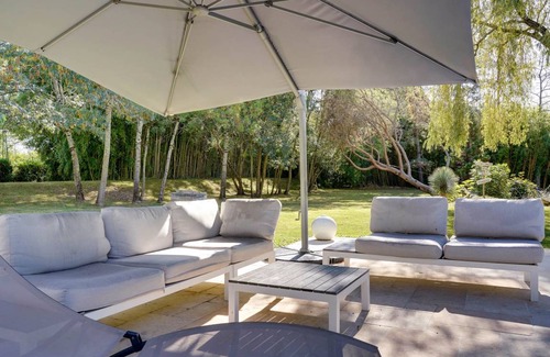 Saint-Loubes Villa | 280 m² Villa ∙ 4 bedrooms ∙ 10 guests