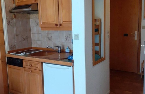 Valloire Apartment | 280m from ski slopes, balcony, parking, tv, ski locker, 24m², Valloire