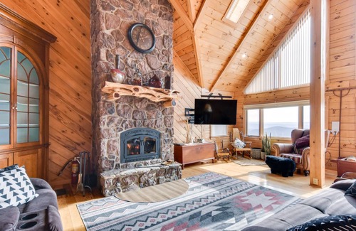 Howard House | 283 m² House ∙ 4 bedrooms ∙ 14 guests