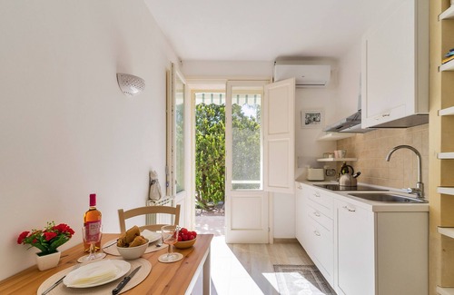 Giorgilorio Bed & Breakfast | 2865 Garden View Near the sea by Barbarhouse