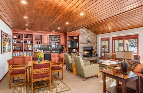 Coffeyville House | 288 m² House ∙ 3 bedrooms ∙ 10 guests