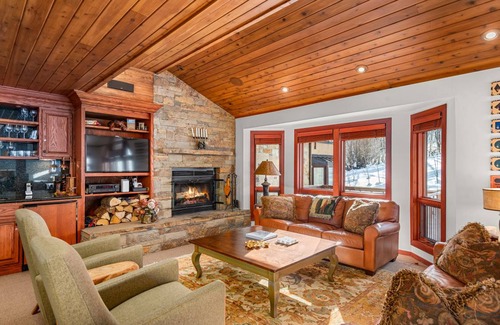 Coffeyville House | 288 m² House ∙ 3 bedrooms ∙ 10 guests