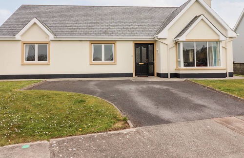 Doonbeg House | 29 CHURCH FIELD, family friendly in Doonbeg, County Clare