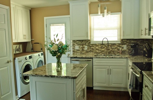 Jasper House | 295 is 5 minutes from dam with boat launch and tritoon boat for rent.