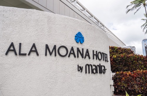 Ala Moana Condo | 29th floor studio with two full size beds