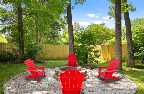 Charlotte House | 2B HotTub Oasis Close to Airport
