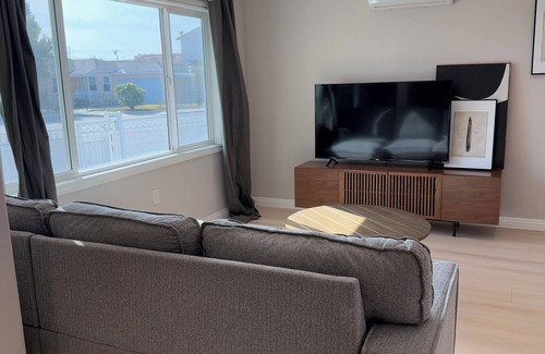 Monterey Park House | 2b1b/Convenient/freeparking/Gated