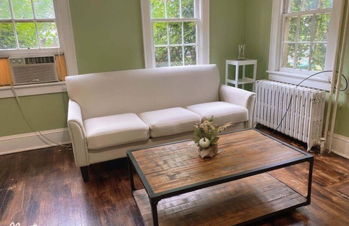 Fifeville House | 2B1B with Private Entrance - 5 Min Walk to UVA