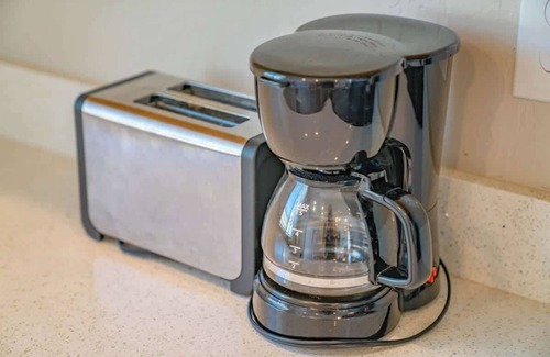 Glendale Apartment | 2B2B Free Parking & Premium Beds