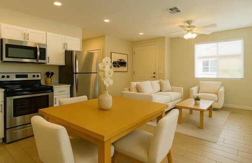 Glendale Apartment | 2B2B Free Parking & Premium Beds