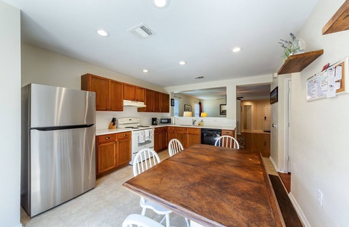 Austin House | 2B2B w/full backyard. Centrally located in S. ATX - small trained dog friendly
