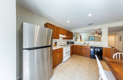 Austin House | 2B2B w/full backyard. Centrally located in S. ATX - small trained dog friendly