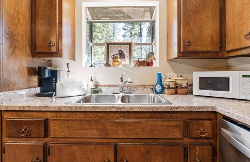 Summit Estates Apartment | 2BD/1B Apt Walking Distance to Snow Summit