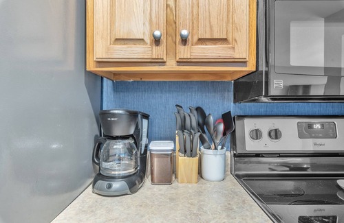 Port Clinton Condo | 2Bd/1Ba, Lake/Riverview Condo; discounts for longer stays