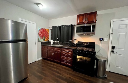 La Mirada House | 2BD~1BA near Freeways and Biola University ~15 min Drive to Disneyland